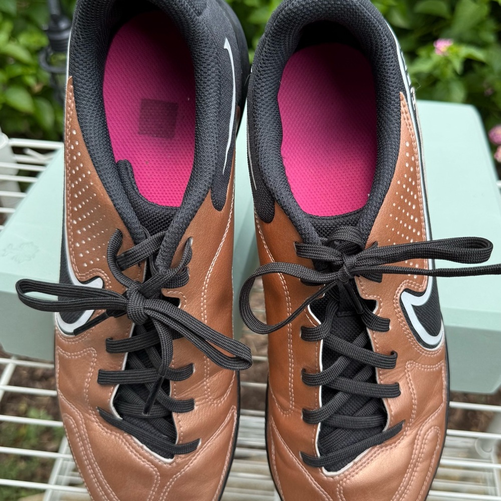 Nike Tiempo Legend 9 Club Ic Indoor Court Soccer Shoes